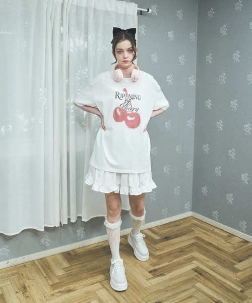 Lovilyn(ラヴィリン)の「フルーツビックT(Tシャツ/カットソー・レディース・ブラック/ホワイト/ホワイト系その他/イエロー・FREE)」の15枚目の写真