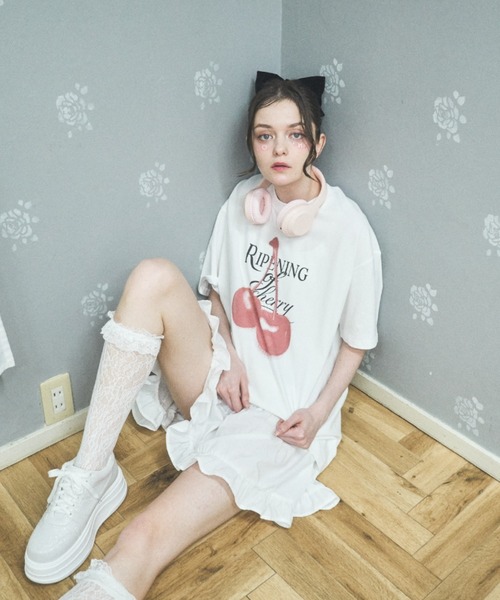 Lovilyn(ラヴィリン)の「フルーツビックT(Tシャツ/カットソー・レディース・ブラック/ホワイト/ホワイト系その他/イエロー・FREE)」の10枚目の写真