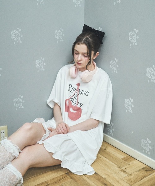 Lovilyn(ラヴィリン)の「フルーツビックT(Tシャツ/カットソー・レディース・ブラック/ホワイト/ホワイト系その他/イエロー・FREE)」の11枚目の写真