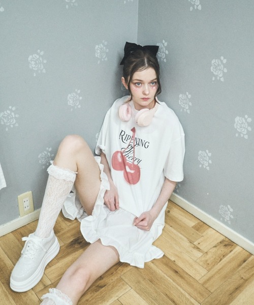 Lovilyn(ラヴィリン)の「フルーツビックT(Tシャツ/カットソー・レディース・ブラック/ホワイト/ホワイト系その他/イエロー・FREE)」の9枚目の写真