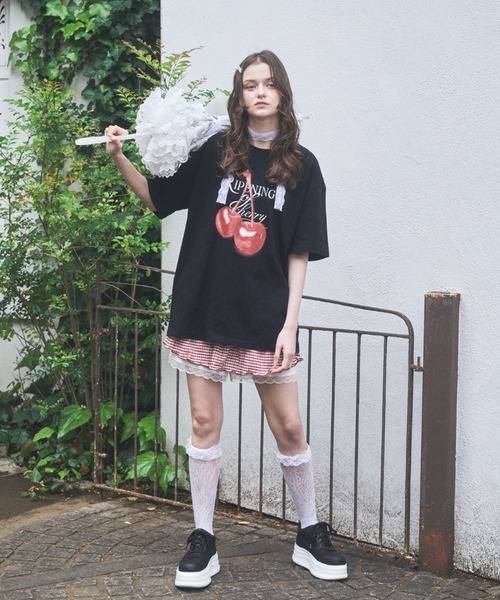Lovilyn(ラヴィリン)の「フルーツビックT(Tシャツ/カットソー・レディース・ブラック/ホワイト/ホワイト系その他/イエロー・FREE)」の21枚目の写真