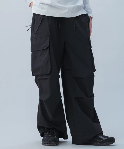 +phenix(プラスフェニックス)の「+phenix/プラスフェニックス/TECH WIDE CARGO PANTS(カーゴパンツ・メンズ・ブラック・L)」の4枚目の写真