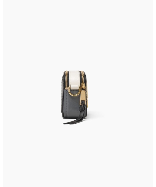 MARC JACOBS(マークジェイコブス)の「【NEW】THE CHAIN SNAPSHOT/ザ チェーン スナップショット(ショルダーバッグ・レディース・ベージュ系/グレー系/ブラック系/ローズ系・ONE SIZE)」の8枚目の写真