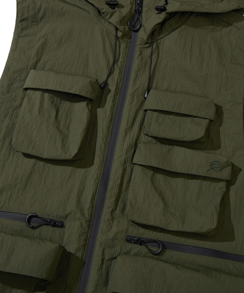 KALAPATTHAR(カラパタール)の「MULTI POCKET NYLON HOODED VEST - KHAKI(ベスト・メンズ・その他・MEDIUM/LARGE)」の8枚目の写真
