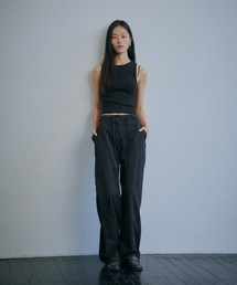 BEKSI（ベクシ）の「STRAP SIDE TUCK PANTS, BLACK（その他パンツ）」