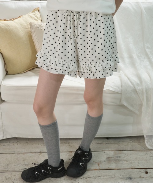 Birthday room（バースデイルーム）の「フリルドットショートパンツ/Frilled polka dot shorts（その他パンツ・レディース・ブラック/ホワイト・FREE）」の9枚目の写真