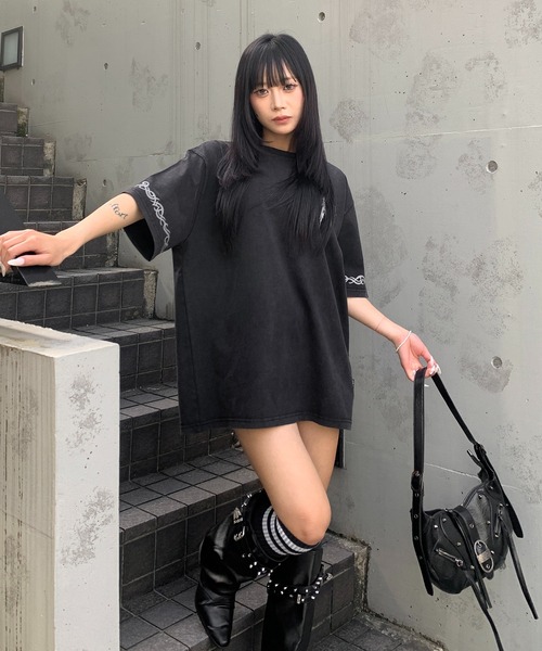 lilful(リルフル)の「【26年春夏新作】ヴィンテージ加工 エンジェルクロス リフレクタープリントTシャツ(Tシャツ/カットソー・メンズ・ブラウン/ブラック/ブルー・M/L)」の6枚目の写真