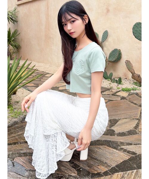 RESEXXY(リゼクシー)の「エンボスロゴクロップドTシャツ(Tシャツ/カットソー・レディース・ミント/ブラック/ホワイト・FREE)」の6枚目の写真