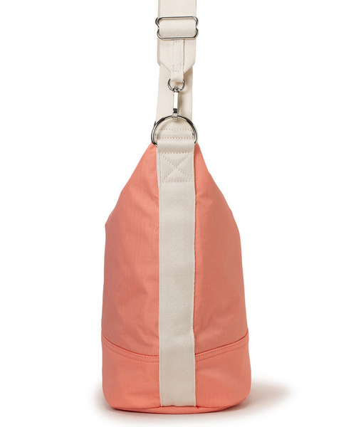 LeSportsac(レスポートサック)の「CONVERTIBLE BUCKET BAG コーラルパンチ/メレンゲ(ショルダーバッグ・レディース・ピンク・FREE)」の5枚目の写真