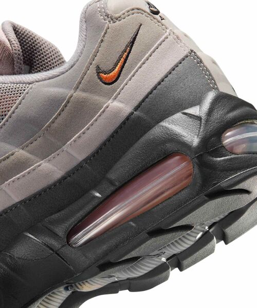 NIKE(ナイキ)の「ナイキ エア マックス 95 ビッグバブル "OG" メンズシューズ / Nike Air Max 95 Big Bubble "OG" Men's Shoes HM4740-014 Pencil Point(スニーカー・メンズ・ブラック系その他2・29/28.5/28/27.5/27/26.5/26/30/29.5/25.5/25/24.5/24)」の2枚目の写真