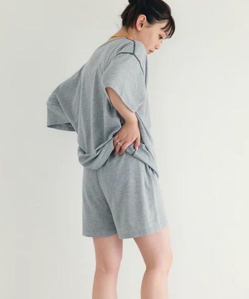 merrylatte(メリーラテ)の「配色ステッチTシャツ【IROHANI】(Tシャツ/カットソー・レディース・グレー・FREE)」の2枚目の写真
