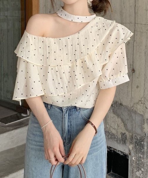 mielu(ミエル)の「ドットアシメフリルデザインブラウス(シャツ/ブラウス・レディース・ホワイト・SMALL/MEDIUM/LARGE)」の1枚目の写真