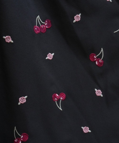 axes femme POETIQUE（アクシーズファムポエティック）の「チェリー×ローズ刺繍ＪＳＫ（ワンピース・レディース・ブラック/キナリ/ピンク・MEDIUM）」の13枚目の写真