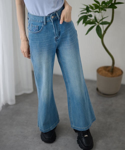 DAYRA(デイラ)の「ハイウエスト フレア ワイド デニム パンツ(デニムパンツ・レディース・グレイッシュベージュ/ブルー・XL/L/M/S)」の16枚目の写真