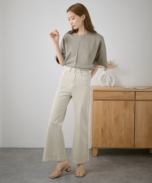 DAYRA(デイラ)の「ハイウエスト フレア ワイド デニム パンツ(デニムパンツ・レディース・グレイッシュベージュ/ブルー・XL/L/M/S)」の14枚目の写真