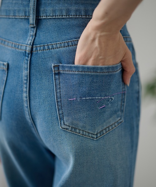DAYRA(デイラ)の「ハイウエスト フレア ワイド デニム パンツ(デニムパンツ・レディース・グレイッシュベージュ/ブルー・XL/L/M/S)」の7枚目の写真