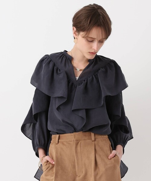 allureville(アルアバイル)の「フリルスタンドカラーブラウス(シャツ/ブラウス・レディース・ネイビー/サックスブルー/オフホワイト・2)」の2枚目の写真