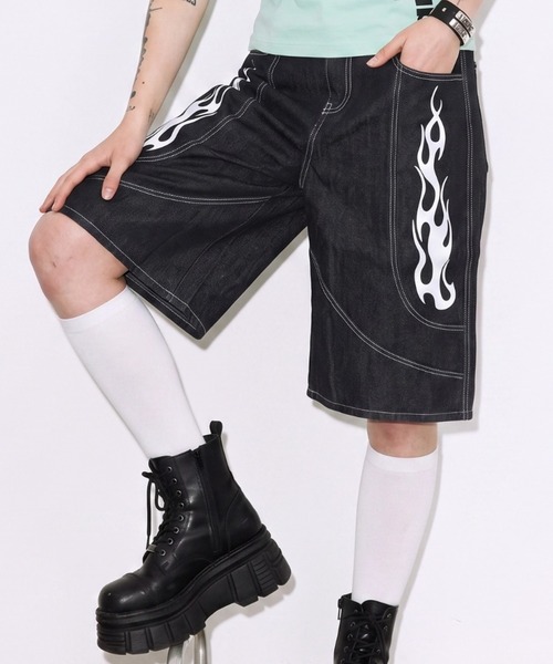 ARULE（アルール）の「A'GEM/9 × .kom 『ARULE/アルール』フレイムプリント デニムハーフパンツ（デニムパンツ・メンズ・ブラック・L）」の6枚目の写真