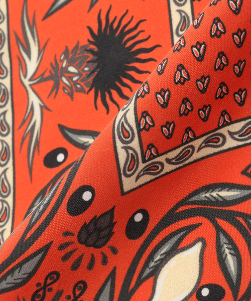 EDIFICE(エディフィス)の「fursac (フルサック) Paisley Scarf(その他小物・メンズ・グリーン/オレンジ・FREE)」の6枚目の写真