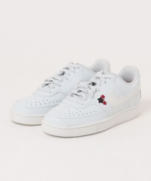 NIKE(ナイキ)の「NIKE ナイキ W COURT VISION LO SE ウィメンズ コート ビジョン LO SE WIV5530 ABC-MART限定 100OFFWHT/SMTWH(スニーカー・レディース・ホワイト・22.5cm/22.0cm/25.5cm/24.5cm/24.0cm/23.5cm/23.0cm/25.0cm)」の1枚目の写真