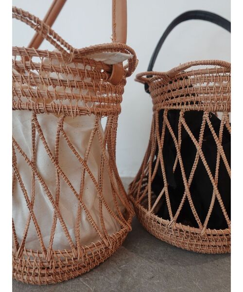 LAGUNAMOON(ラグナムーン)の「【TARANGO】レザーハンドルパームバッグ 【かごバッグ】(ハンドバッグ・レディース・ブラック/ホワイト・FREE)」の4枚目の写真
