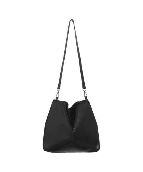 YArKA（ヤーカ）の「【YArKA/ヤーカ】real leather × knit embroidery drawstring 2way bag [kedd2] / レザー×ニット編2wayバッグ（ショルダーバッグ・メンズ・ブラック・FREE）」の2枚目の写真
