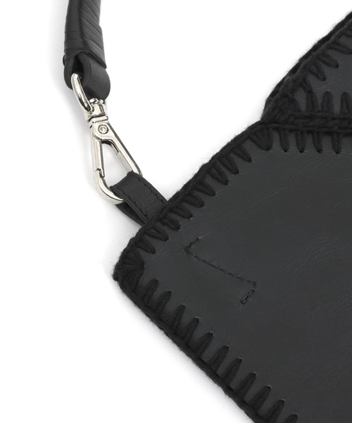 YArKA（ヤーカ）の「【YArKA/ヤーカ】real leather × knit embroidery drawstring 2way bag [kedd2] / レザー×ニット編2wayバッグ（ショルダーバッグ・メンズ・ブラック・FREE）」の6枚目の写真