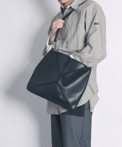 YArKA（ヤーカ）の「【YArKA/ヤーカ】real leather × knit embroidery drawstring 2way bag [kedd2] / レザー×ニット編2wayバッグ（ショルダーバッグ・メンズ・ブラック・FREE）」の16枚目の写真