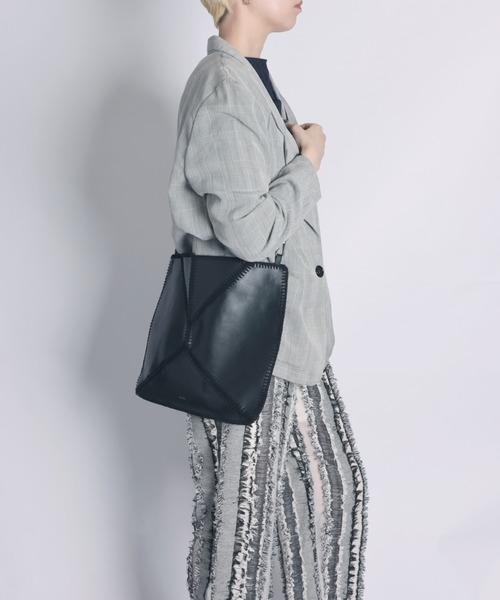 YArKA（ヤーカ）の「【YArKA/ヤーカ】real leather × knit embroidery drawstring 2way bag [kedd2] / レザー×ニット編2wayバッグ（ショルダーバッグ・メンズ・ブラック・FREE）」の18枚目の写真