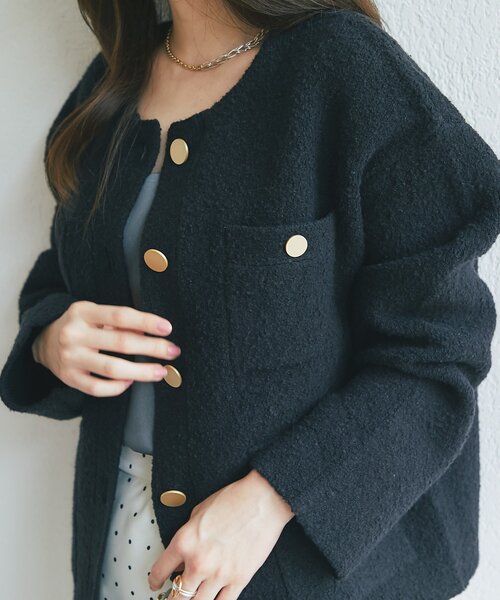 La boutique BonBon(ラブティックボンボン)の「【再販・軽く羽織れる】ブークレ接結ニットジャケットカーディガン(ノーカラージャケット・レディース・ブラック/ピンク/オフホワイト・FREE)」の15枚目の写真