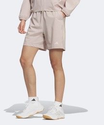 トレーニング エッセンシャルズ プラス ルーズフィット ストレッチ ウーブン ショーツ / ハーフパンツ / アディダス adidas