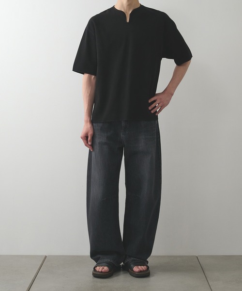 STUDIOUS(ステュディオス)の「【STUDIOUS】Barrel Denim pants(デニムパンツ・メンズ・ブルー/ブラック・2/1/3)」の2枚目の写真