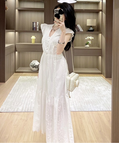 Girly Doll(ガーリードール)の「パフスリーブVネックワンピース(ワンピース・レディース・ホワイト・M/L)」の2枚目の写真