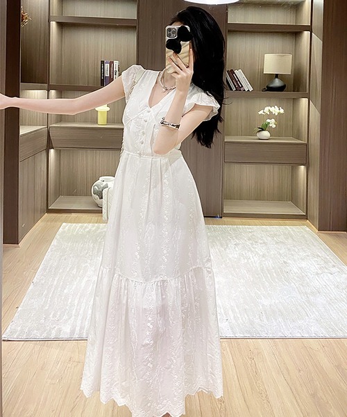 Girly Doll(ガーリードール)の「パフスリーブVネックワンピース(ワンピース・レディース・ホワイト・M/L)」の5枚目の写真