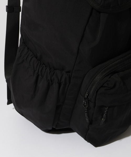 MUCENT(ムセント)の「【MUCENT/ムセント】NOVE WIDE POCKET BACK PACK UNISEX/ノーブ ワイドポケットバックパック(バックパック/リュック・レディース・ブラック・FREE)」の4枚目の写真