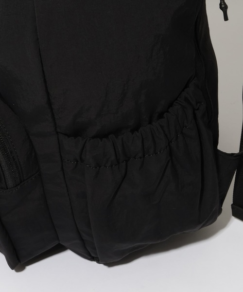 MUCENT(ムセント)の「【MUCENT/ムセント】NOVE WIDE POCKET BACK PACK UNISEX/ノーブ ワイドポケットバックパック(バックパック/リュック・レディース・ブラック・FREE)」の6枚目の写真