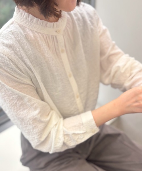 SELF+SERVICE(セルフサービス)の「エリフリルオーガニック綿入シャツ(シャツ/ブラウス・レディース・アイボリー系/ホワイト/グレー系その他/ブルー系その他・M/XL/L)」の2枚目の写真