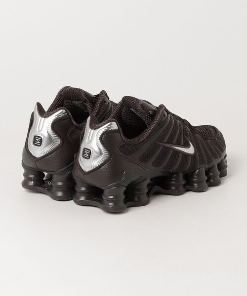 NIKE（ナイキ）の「NIKE W SHOX TL IH2559-201（スニーカー・メンズ・ブラウン・23.5cm/24cm）」の2枚目の写真