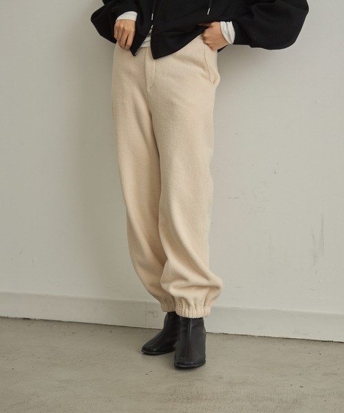 Trish(トリッシュ)の「フリースバルーンパンツ(その他パンツ・レディース・チャコールグレー/アイボリー/ブラウン・MEDIUM)」の6枚目の写真
