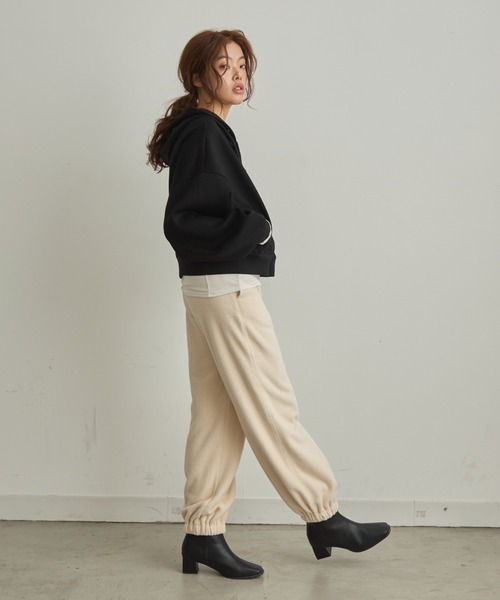 Trish(トリッシュ)の「フリースバルーンパンツ(その他パンツ・レディース・チャコールグレー/アイボリー/ブラウン・MEDIUM)」の14枚目の写真