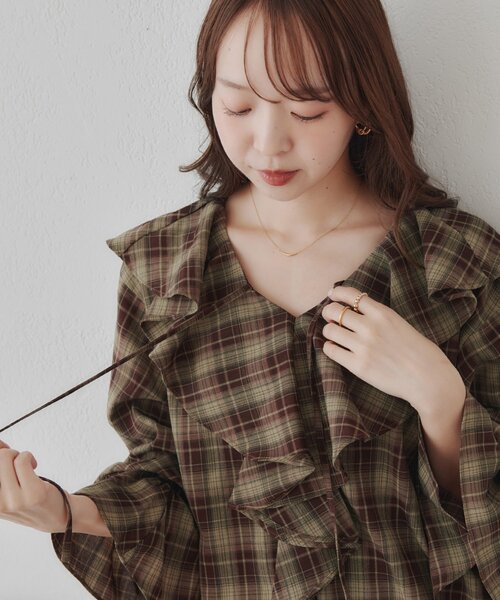 DISCOAT（ディスコート）の「【WEB限定】チェックラッフルブラウス（シャツ/ブラウス・レディース・ブラック/ベージュ/ブラウン・FREE）」の13枚目の写真