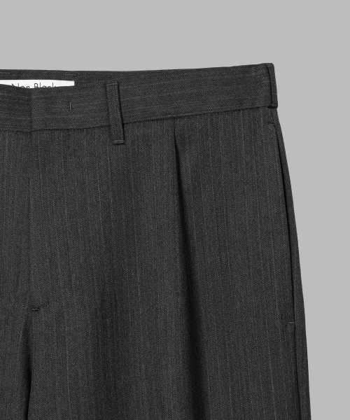 NONBLANK(ノンブランク)の「バーティカル ルーズフィット ウエストゴム スラックス_DARK GREY(スラックス・メンズ・その他・MEDIUM/LARGE/X-LARGE/XX-LARGE)」の4枚目の写真