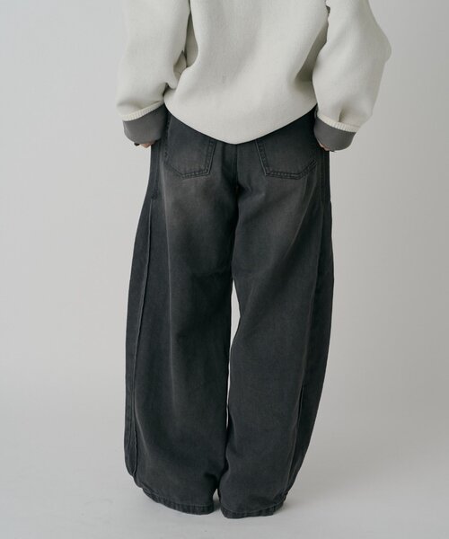 goocy(グーシー)の「サイドタックワイドデニムパンツ(デニムパンツ・レディース・ブルー/ブラック・MEDIUM/SMALL)」の5枚目の写真