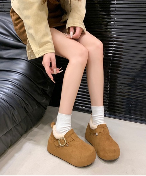 AMELY(エミリー)の「エコムートン ベルト ボアシューズ/サボ/厚底/スリッポン(スリッポン・レディース・カーキブラウン/ブラウン/キャメル・40/39/36/35/38/37)」の6枚目の写真