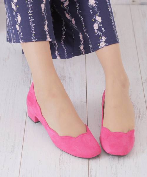 Noubel Voug Relax(ヌーベルヴォーグリラックス)の「スカラップカットスクエアトゥパンプス(パンプス・レディース・ライトグレー/ブラック/ベージュ/ピンク/ブルー・22.5cm/24.5cm/24cm/23.5cm/23cm)」の1枚目の写真