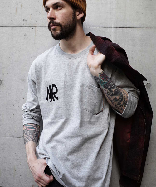 MR.OLIVE(ミスターオリーブ)の「< 直営店限定 > NEW MR EMBLEM / BIG SILHOUETTE POCKET LONGSLEEVE T-SHIRT(Tシャツ/カットソー・メンズ・ブラック/グレー/オフホワイト・SMALL/MEDIUM/LARGE/X-LARGE)」の3枚目の写真