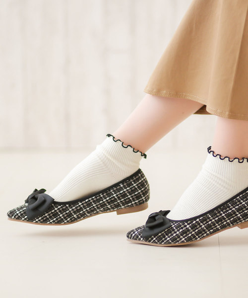 menue(メヌエ)の「イイ女ポインテッド グログランリボン ローヒールパンプス(パンプス・レディース・ブラック/アッシュブラウン/ネイビー/エンジ/ブラック系その他・22cm/22.5cm/21.5cm/23cm/23.5cm/24cm/24.5cm/25cm/25.5cm/26.0cm)」の2枚目の写真