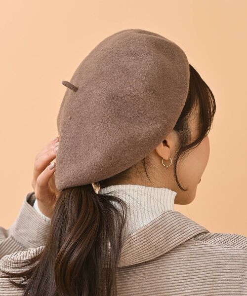 rps（アールピーエス）の「ウールベレー帽（ハンチング/ベレー帽・レディース・チャコールグレー/ライトグレー/ブラック/ベージュ/ネイビー/ブラウン/レッド/グリーン/キャメル/グレー/ダークベージュ/ダークパープル/オレンジ系その他/ボルドー/ラベンダー/ライトベージュ/モカ/ダークグリーン/ブラック系その他2/杢グレー/ダークブラウン・フリー）」の9枚目の写真