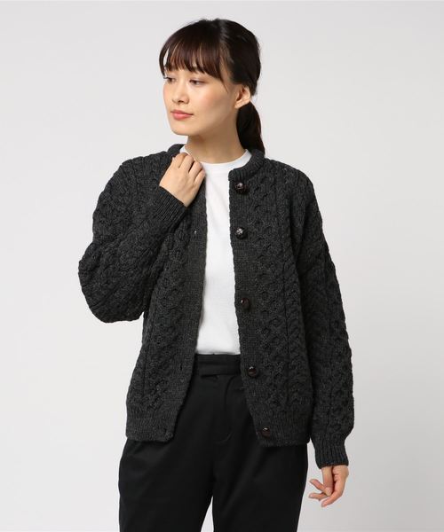 aran WOOLLEN MILLS（アランウーレンミルズ）の「「Aran Woollen Mills / アランウーレンミルズ」アイリッシュウールニットカーディガン（カーディガン/ボレロ・レディース・ホワイト/チャコールグレー/ダークグリーン/ネイビー/グレー/グレイッシュベージュ・XXL）」の2枚目の写真