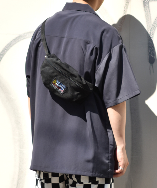 Tough Traveler（タフトラベラー）の「Sunnyside Pack（ボディバッグ/ウエストポーチ・レディース・ブラック/パープル/ネイビー/グレー/レッド/オリーブ/カーキ/イエロー/オレンジ/グリーン/クリア/ホワイト系その他/ブラック系その他/ベージュ系その他/グリーン系その他/バーガンディー/ロイヤルブルー・FREE）」の3枚目の写真